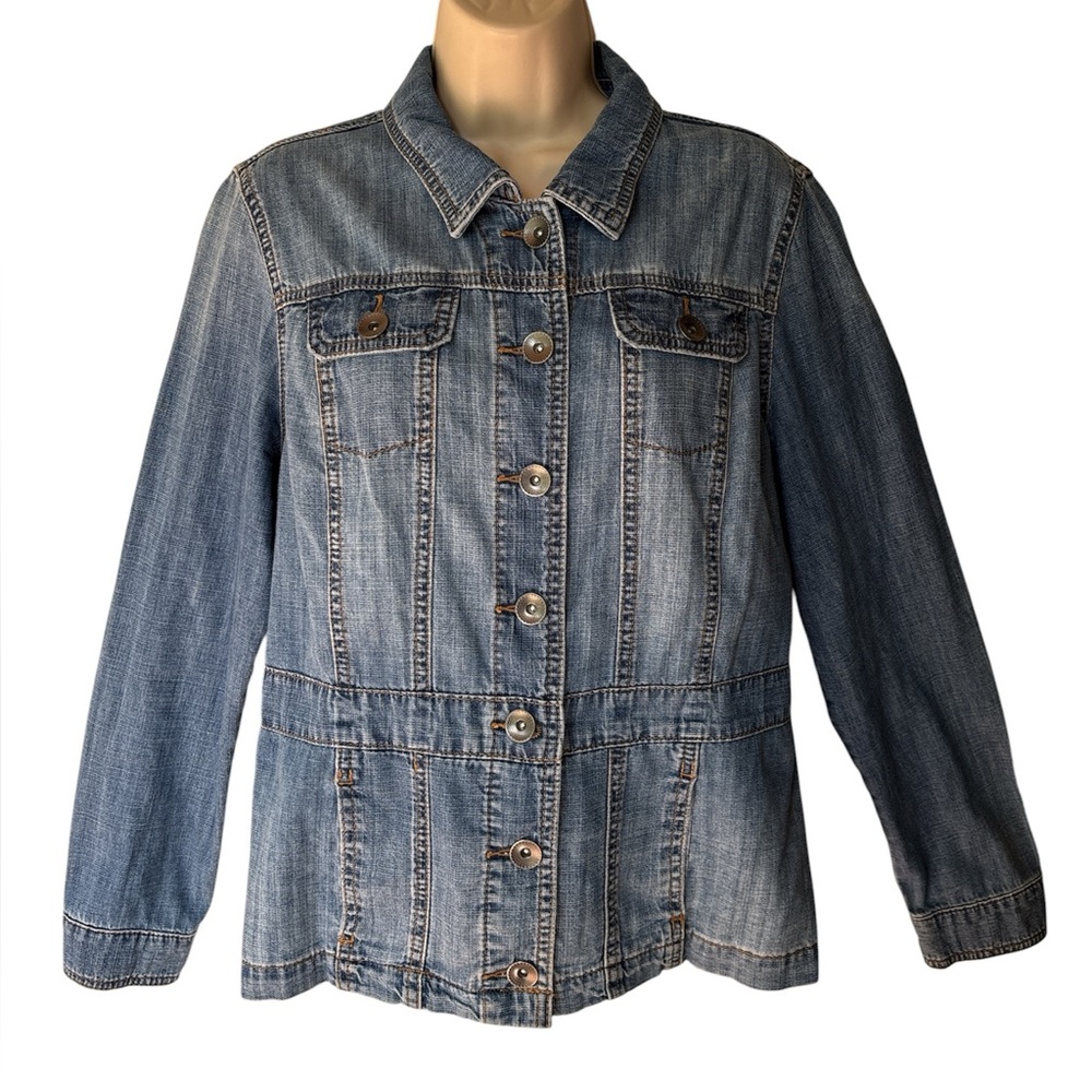 Christopher & Banks Woman’s Versatile/Timeless Classic Blue Denim Jacket Size M